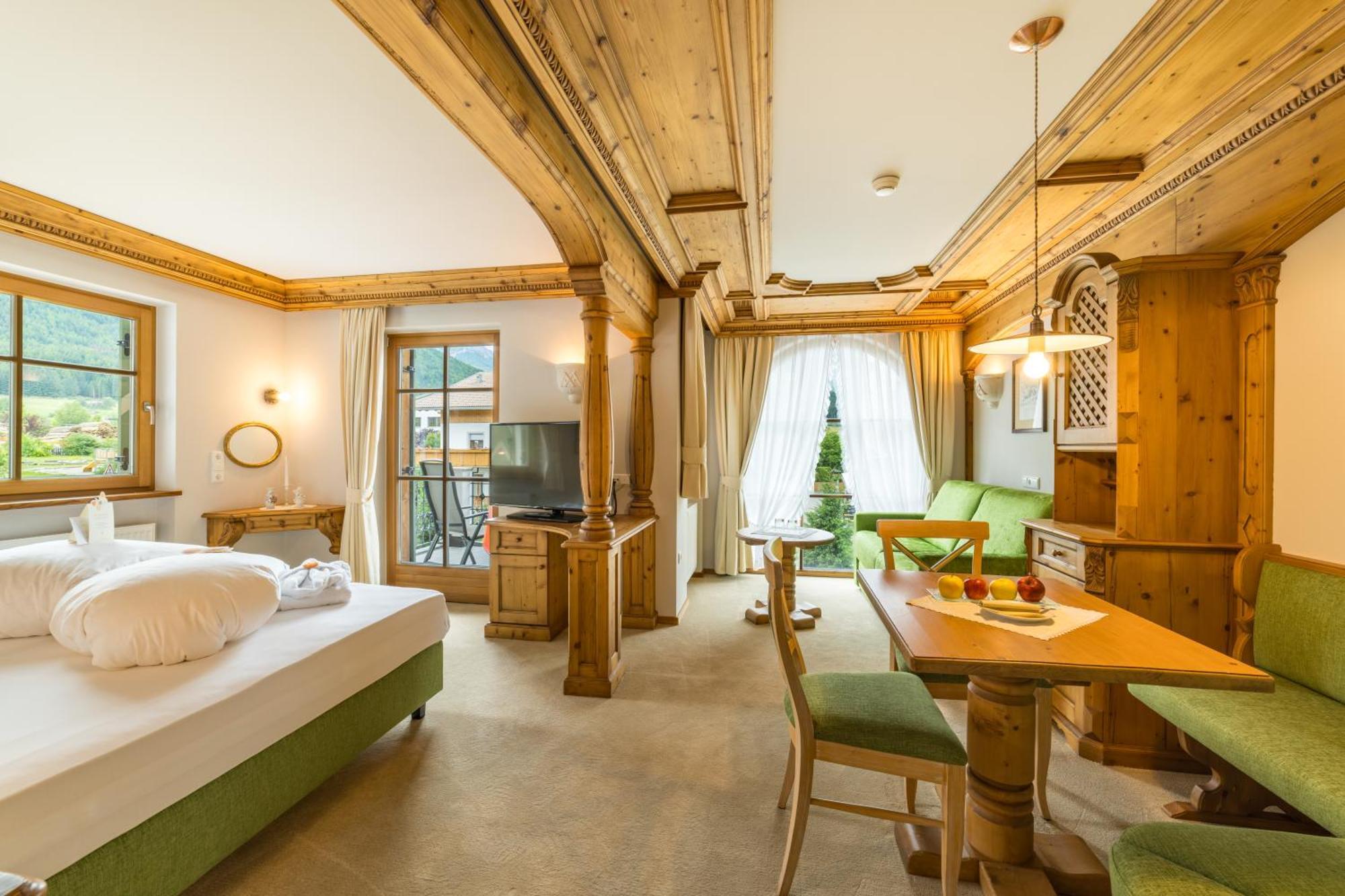 Mirabell Dolomites Hotel - Luxury Ayurveda & Spa Olang Eksteriør bilde