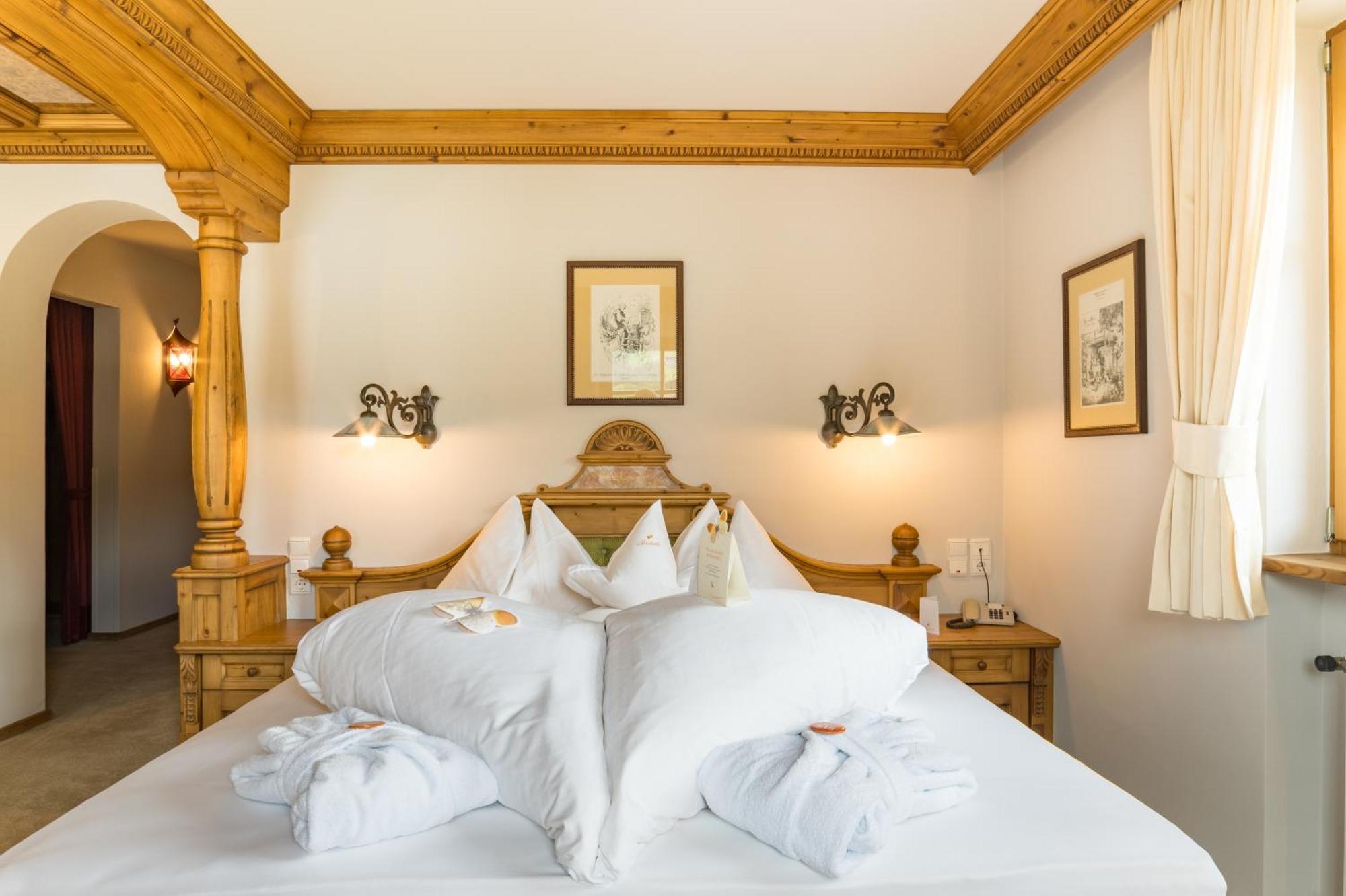 Mirabell Dolomites Hotel - Luxury Ayurveda & Spa Olang Eksteriør bilde
