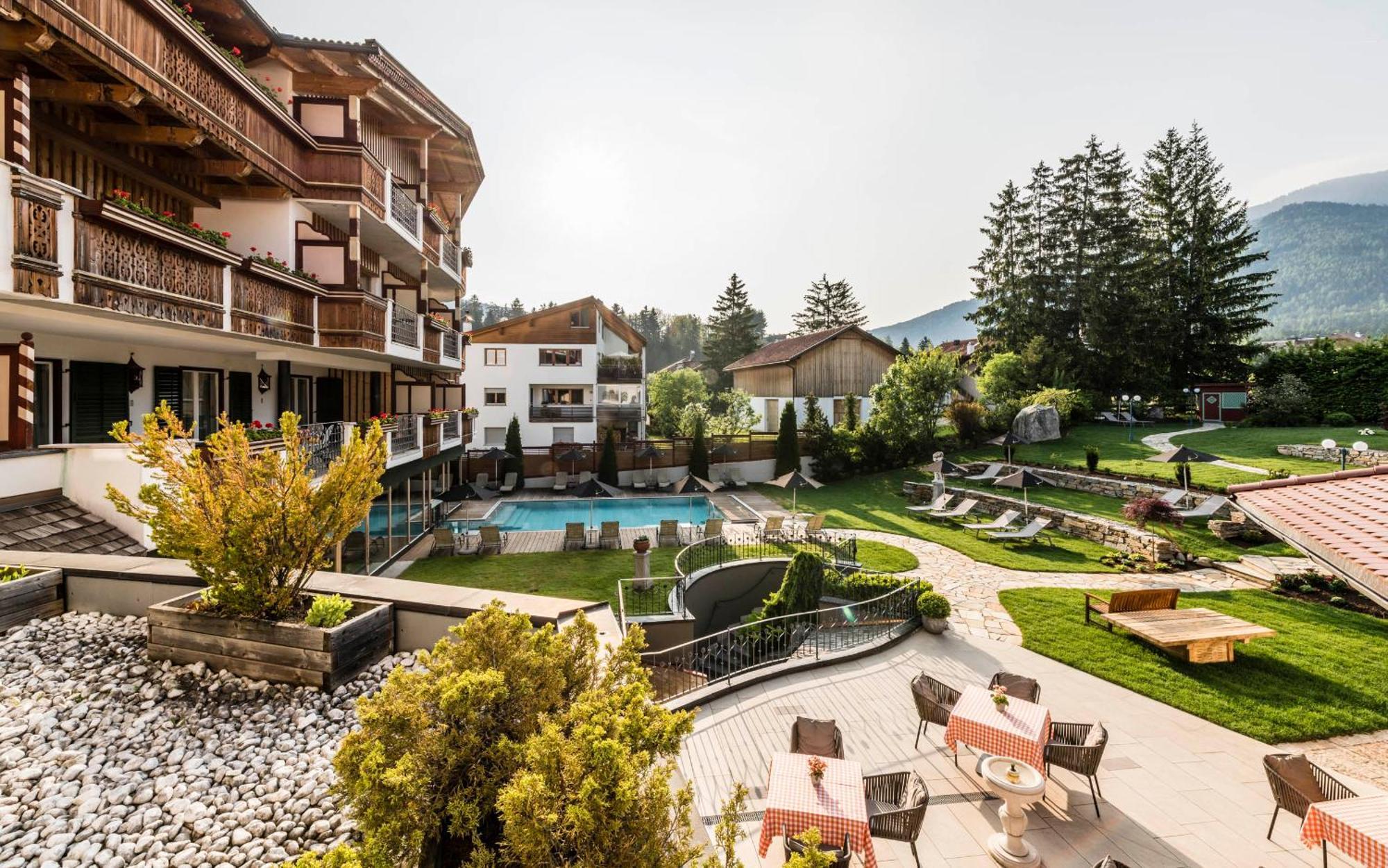 Mirabell Dolomites Hotel - Luxury Ayurveda & Spa Olang Eksteriør bilde